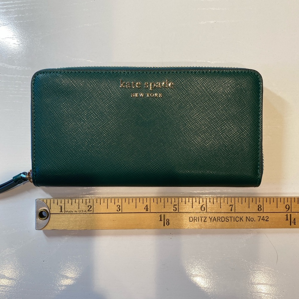 Kate Spade Green zip around continental wallet EUC